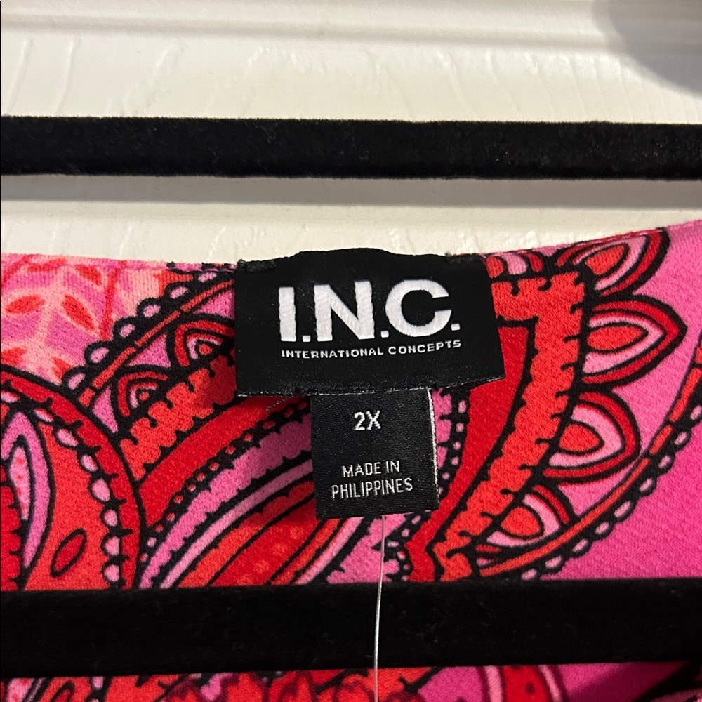 INC International Concepts Red Pink Paisley Blouse NWT 2X Stretch Pullover - Picture 2 of 10